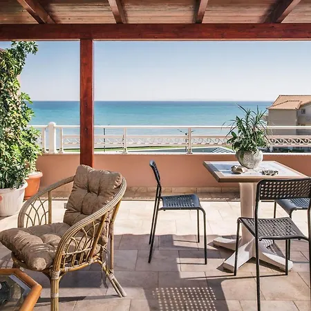 Level 3 Sea View Apartment