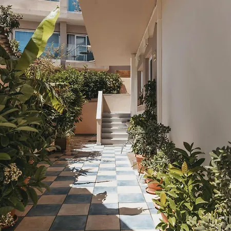 Level 3 Sea View Apartment Plános